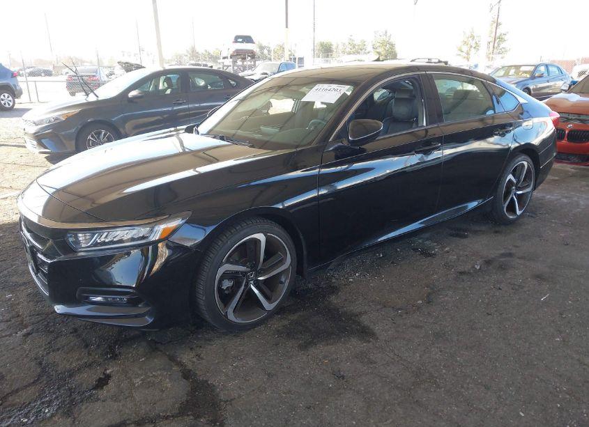 Photo 2 of 2018 Honda Accord SPORT (VIN 1HGCV1F32JA094370)