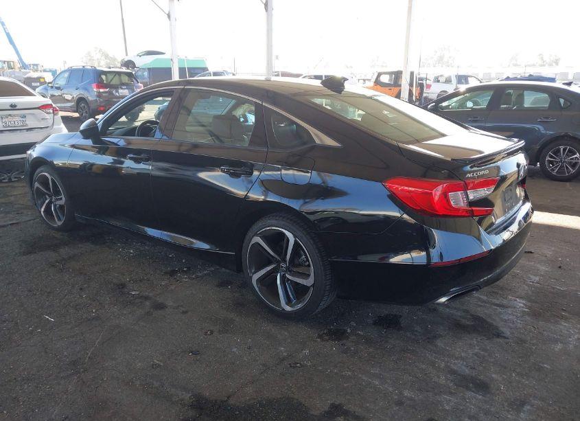 Photo 3 of 2018 Honda Accord SPORT (VIN 1HGCV1F32JA094370)