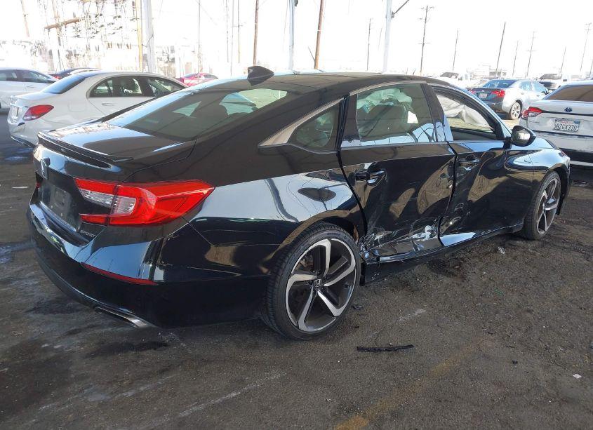 Photo 4 of 2018 Honda Accord SPORT (VIN 1HGCV1F32JA094370)