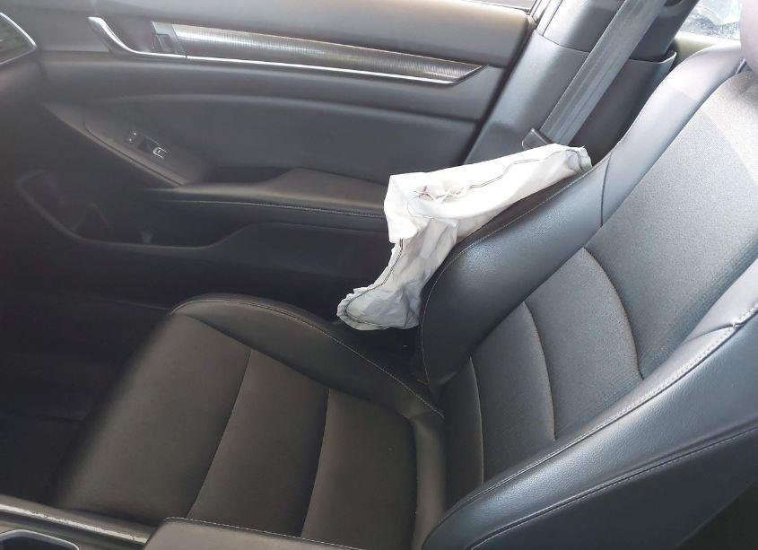 Photo 5 of 2018 Honda Accord SPORT (VIN 1HGCV1F32JA094370)