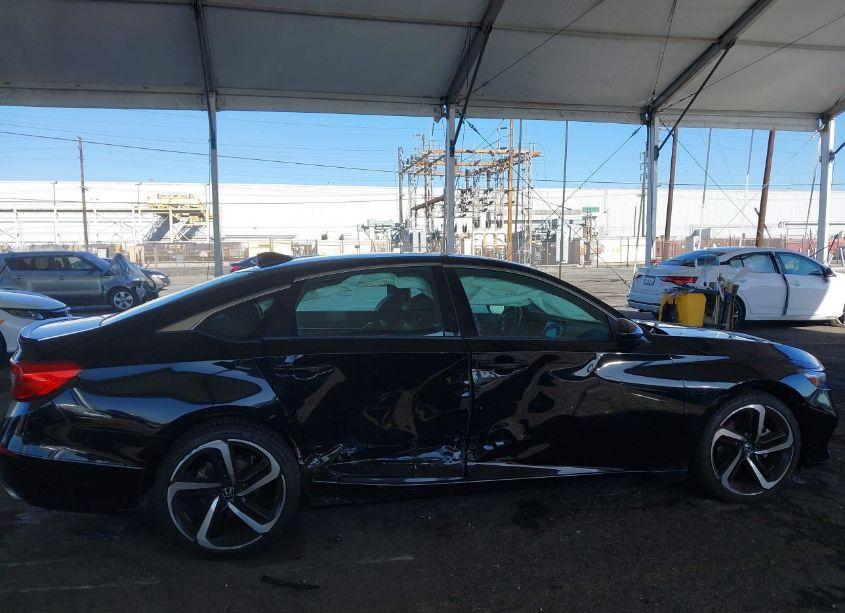 Photo 6 of 2018 Honda Accord SPORT (VIN 1HGCV1F32JA094370)