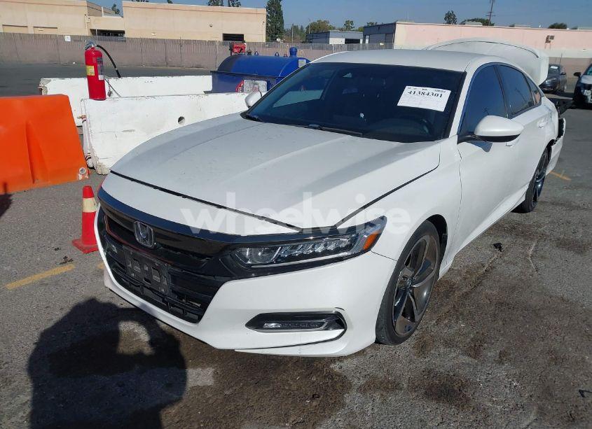 Photo 2 of 2018 Honda Accord SPORT (VIN 1HGCV1F32JA107599)
