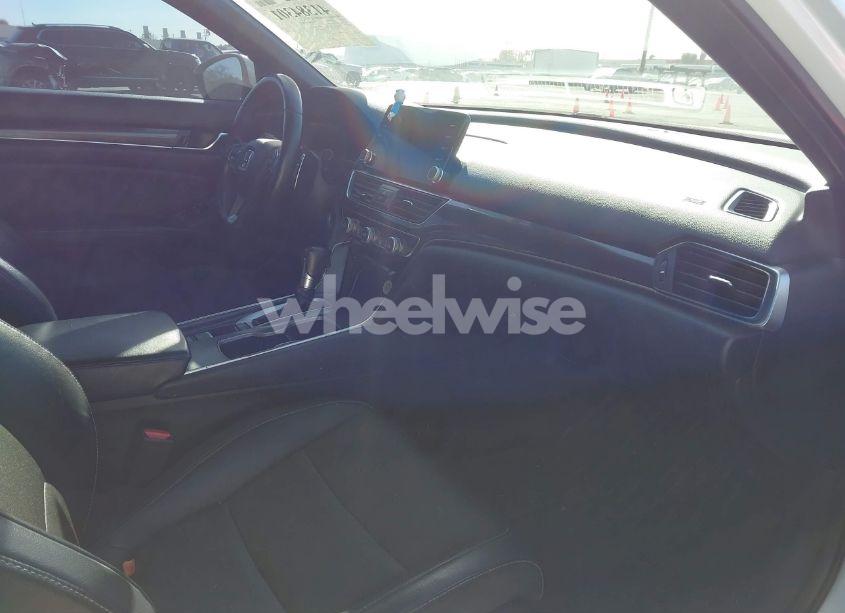 Photo 5 of 2018 Honda Accord SPORT (VIN 1HGCV1F32JA107599)