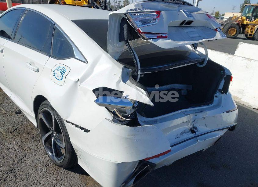 Photo 6 of 2018 Honda Accord SPORT (VIN 1HGCV1F32JA107599)