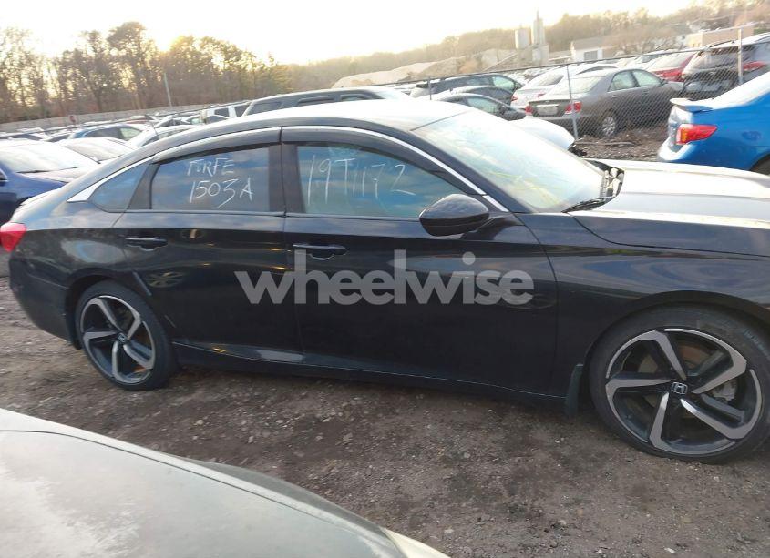 Photo 13 of 2018 Honda Accord SPORT (VIN 1HGCV1F32JA133281)