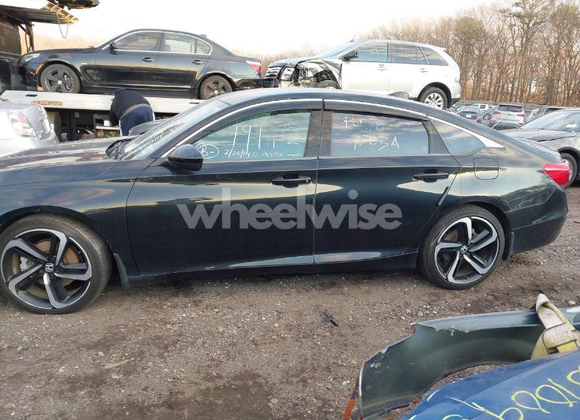 Photo 14 of 2018 Honda Accord SPORT (VIN 1HGCV1F32JA133281)