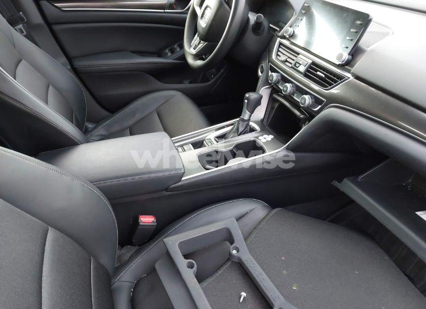 Photo 5 of 2018 Honda Accord SPORT (VIN 1HGCV1F32JA133281)