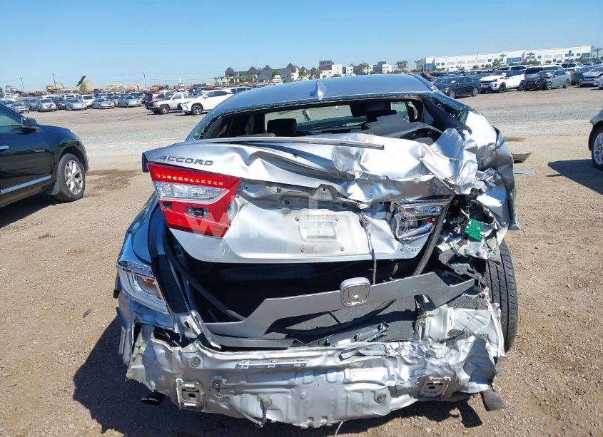 Photo 17 of 2018 Honda Accord SPORT (VIN 1HGCV1F32JA151344)