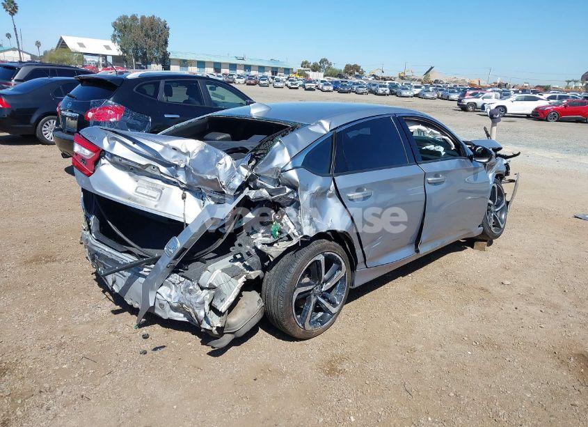 Photo 4 of 2018 Honda Accord SPORT (VIN 1HGCV1F32JA151344)