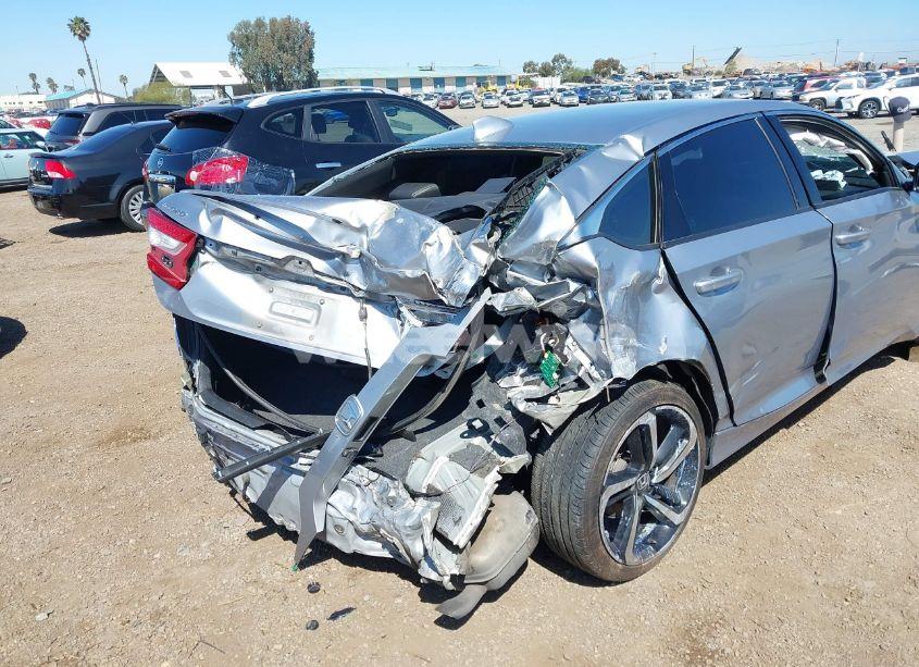 Photo 6 of 2018 Honda Accord SPORT (VIN 1HGCV1F32JA151344)