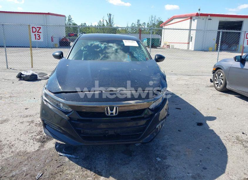 Photo 12 of 2018 Honda Accord SPORT (VIN 1HGCV1F32JA183548)