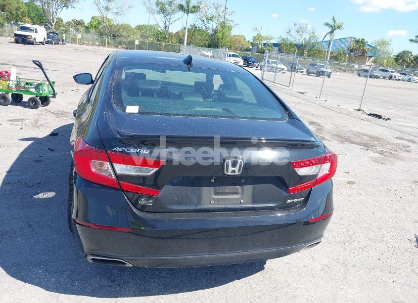 Photo 16 of 2018 Honda Accord SPORT (VIN 1HGCV1F32JA183548)