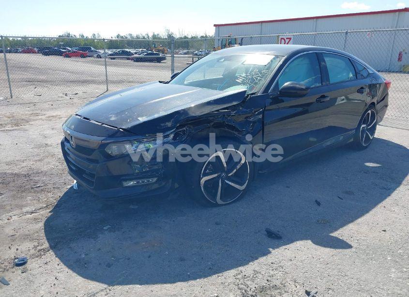 Photo 2 of 2018 Honda Accord SPORT (VIN 1HGCV1F32JA183548)