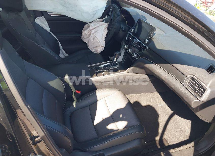 Photo 5 of 2018 Honda Accord SPORT (VIN 1HGCV1F32JA183548)