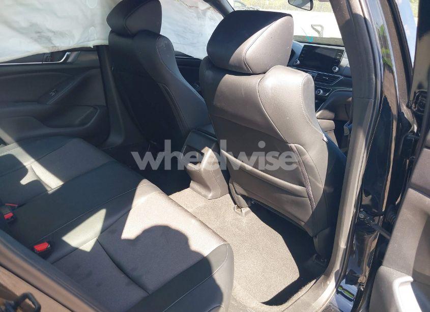 Photo 8 of 2018 Honda Accord SPORT (VIN 1HGCV1F32JA183548)