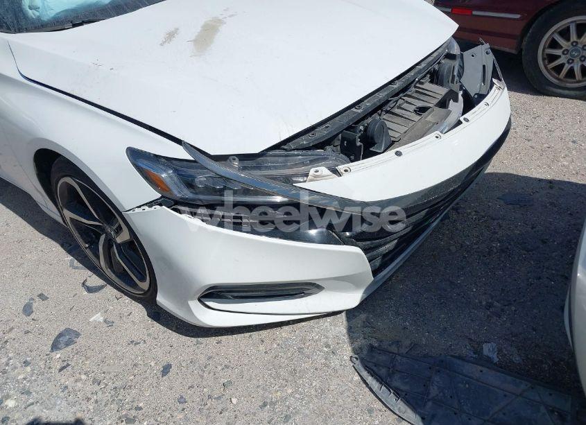 Photo 17 of 2018 Honda Accord SPORT (VIN 1HGCV1F32JA185719)