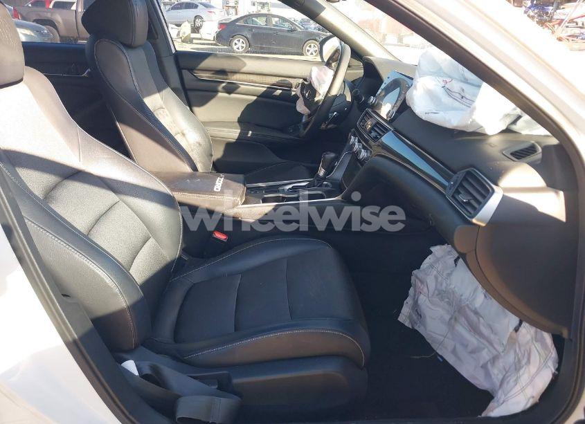 Photo 5 of 2018 Honda Accord SPORT (VIN 1HGCV1F32JA185719)