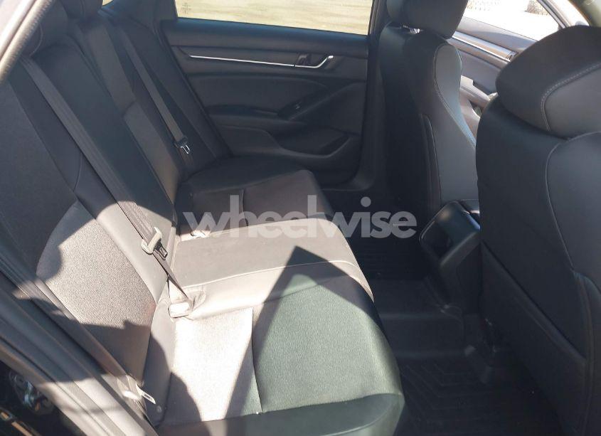 Photo 8 of 2018 Honda Accord SPORT (VIN 1HGCV1F32JA186823)