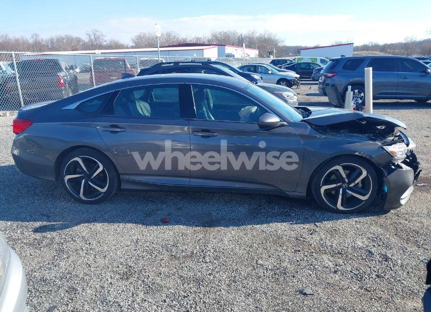 Photo 13 of 2018 Honda Accord SPORT (VIN 1HGCV1F32JA192752)