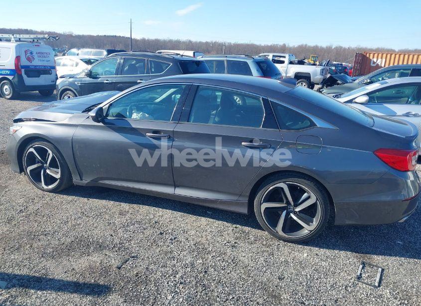 Photo 14 of 2018 Honda Accord SPORT (VIN 1HGCV1F32JA192752)