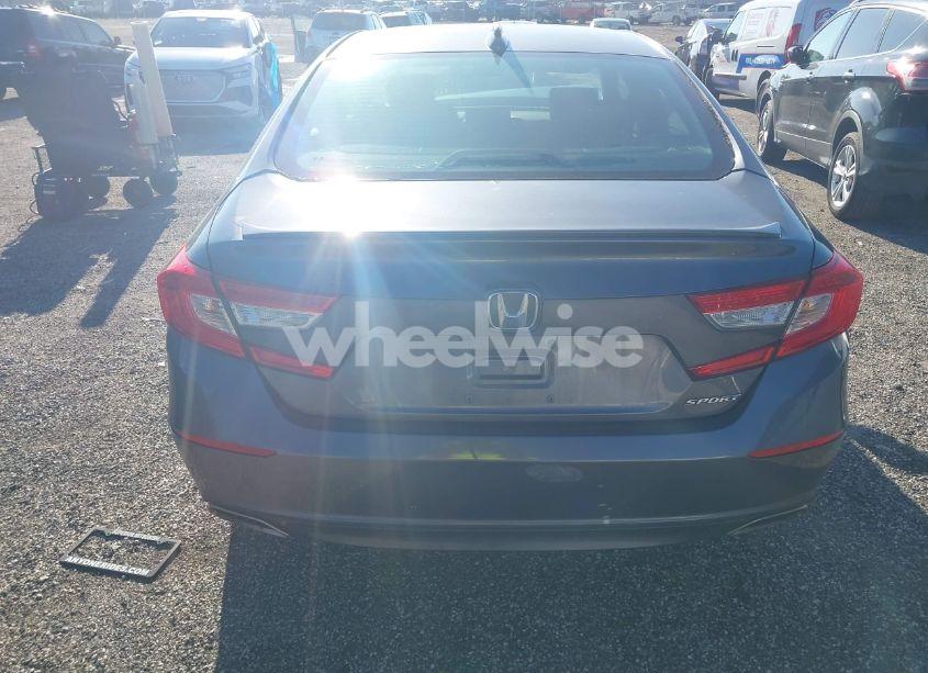 Photo 16 of 2018 Honda Accord SPORT (VIN 1HGCV1F32JA192752)