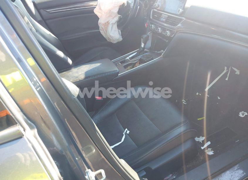 Photo 5 of 2018 Honda Accord SPORT (VIN 1HGCV1F32JA192752)