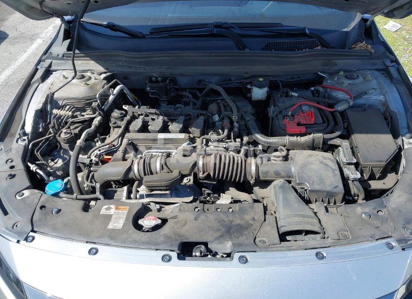 Photo 10 of 2018 Honda Accord SPORT (VIN 1HGCV1F32JA242906)