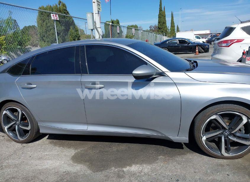 Photo 13 of 2018 Honda Accord SPORT (VIN 1HGCV1F32JA242906)