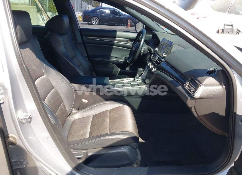 Photo 5 of 2018 Honda Accord SPORT (VIN 1HGCV1F32JA242906)