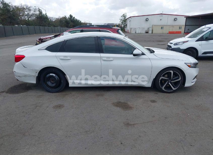 Photo 14 of 2018 Honda Accord SPORT (VIN 1HGCV1F32JA264498)