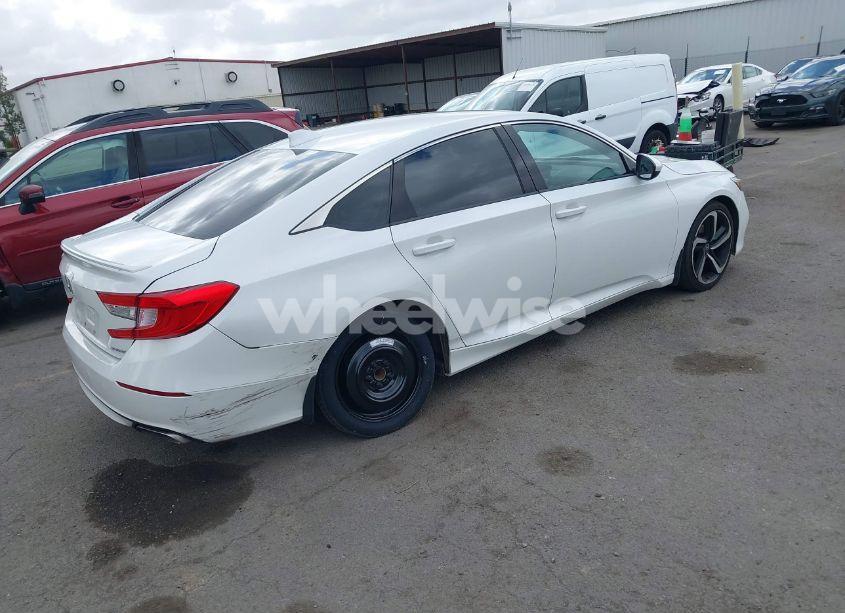 Photo 4 of 2018 Honda Accord SPORT (VIN 1HGCV1F32JA264498)