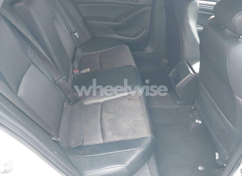 Photo 8 of 2018 Honda Accord SPORT (VIN 1HGCV1F32JA264498)