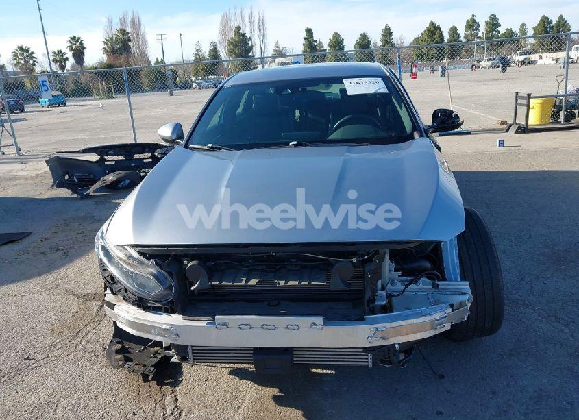 Photo 13 of 2019 Honda Accord SPORT (VIN 1HGCV1F32KA007861)