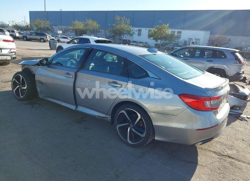 Photo 3 of 2019 Honda Accord SPORT (VIN 1HGCV1F32KA007861)