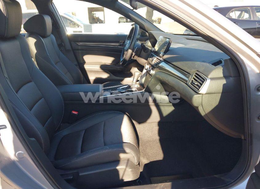 Photo 5 of 2019 Honda Accord SPORT (VIN 1HGCV1F32KA007861)