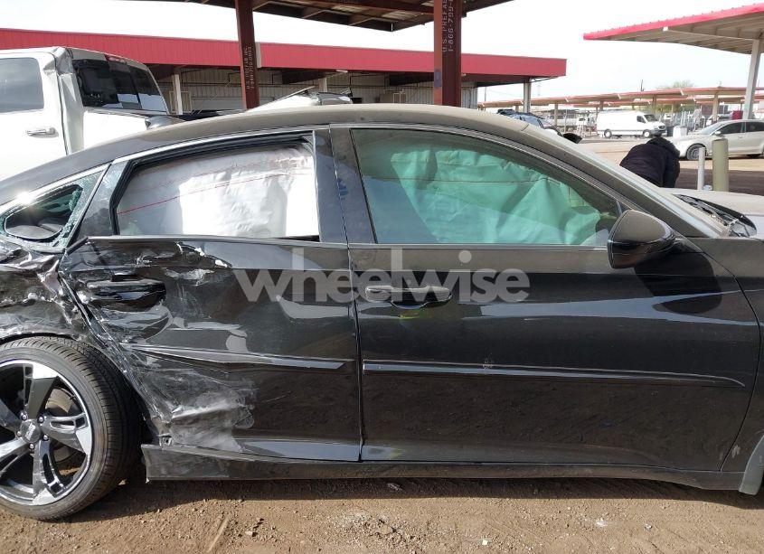 Photo 13 of 2019 Honda Accord SPORT (VIN 1HGCV1F32KA042349)