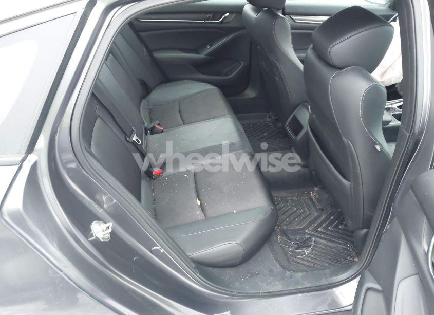 Photo 8 of 2019 Honda Accord SPORT (VIN 1HGCV1F32KA069373)