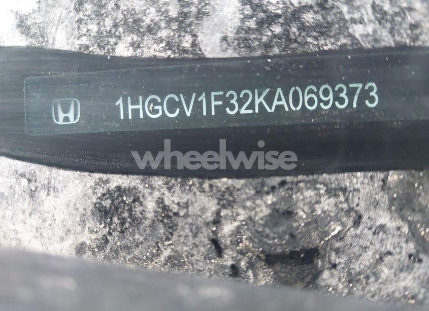 Photo 9 of 2019 Honda Accord SPORT (VIN 1HGCV1F32KA069373)