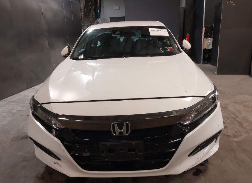Photo 11 of 2019 Honda Accord SPORT (VIN 1HGCV1F32KA070507)