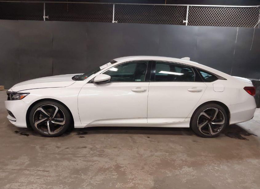 Photo 13 of 2019 Honda Accord SPORT (VIN 1HGCV1F32KA070507)