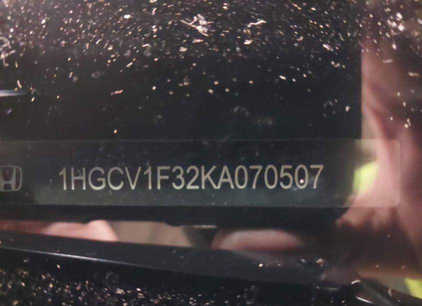 Photo 17 of 2019 Honda Accord SPORT (VIN 1HGCV1F32KA070507)