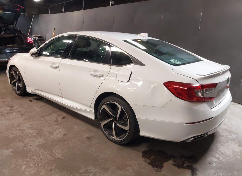 Photo 3 of 2019 Honda Accord SPORT (VIN 1HGCV1F32KA070507)