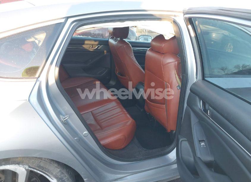 Photo 8 of 2019 Honda Accord SPORT (VIN 1HGCV1F32KA105045)