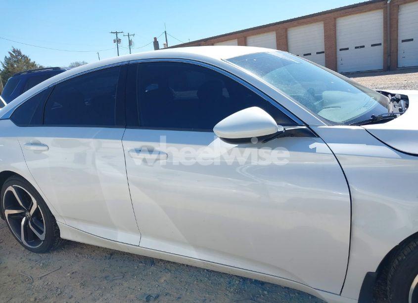 Photo 13 of 2019 Honda Accord SPORT (VIN 1HGCV1F32KA176049)