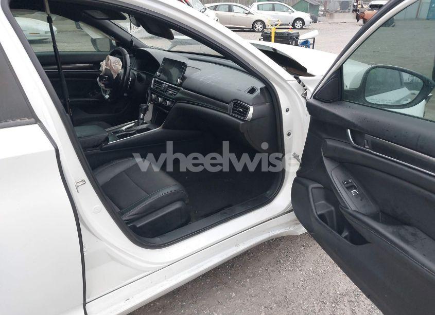 Photo 5 of 2020 Honda Accord SPORT (VIN 1HGCV1F32LA001110)