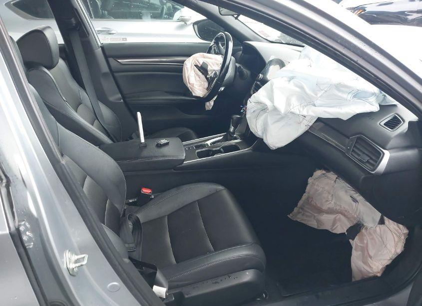 Photo 5 of 2020 Honda Accord SPORT (VIN 1HGCV1F32LA039257)