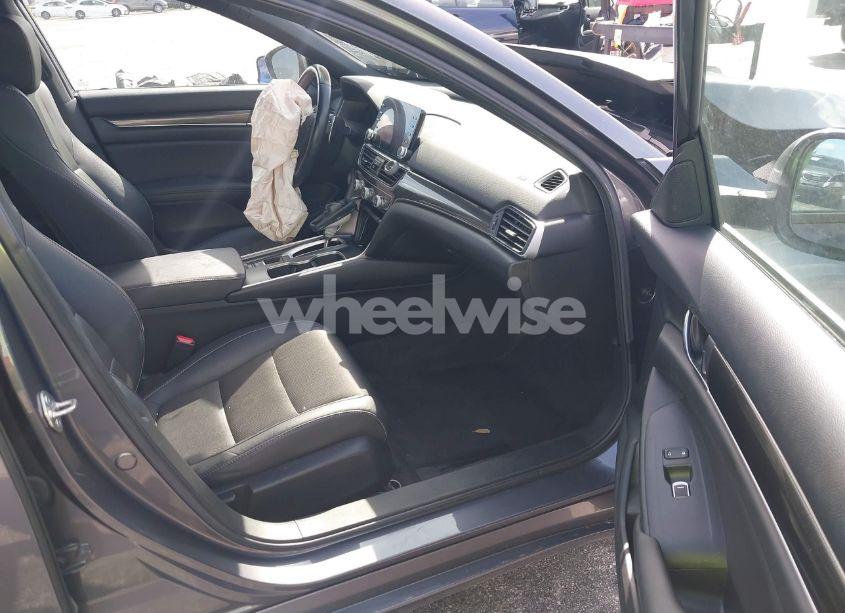 Photo 5 of 2020 Honda Accord SPORT (VIN 1HGCV1F32LA143375)