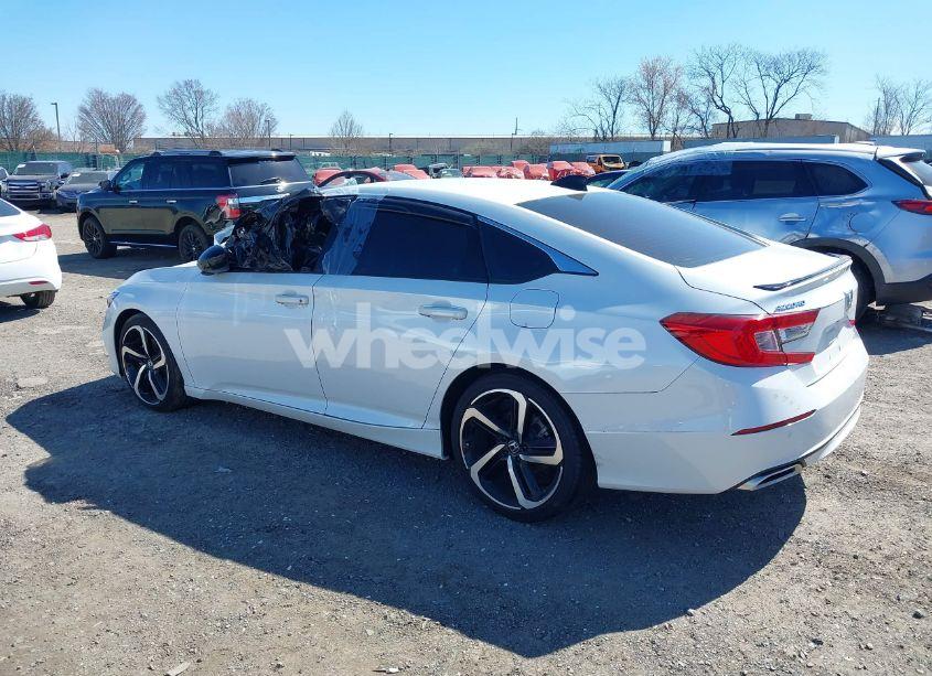 Photo 3 of 2022 Honda Accord SPORT (VIN 1HGCV1F32NA103929)