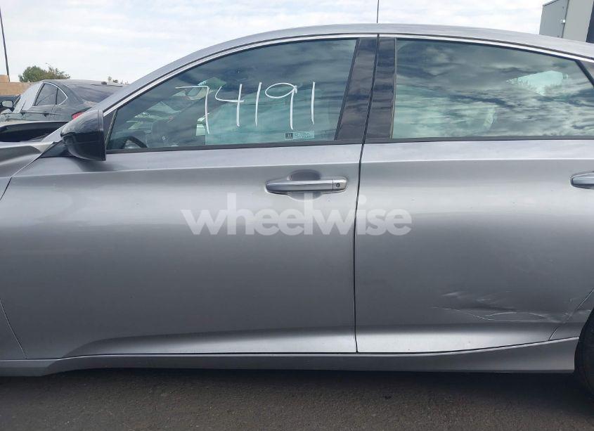 Photo 14 of 2022 Honda Accord SPORT (VIN 1HGCV1F32NA104921)
