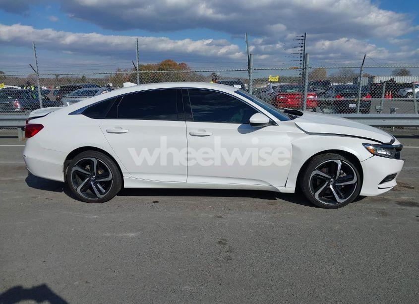Photo 13 of 2018 Honda Accord SPORT (VIN 1HGCV1F33JA016308)